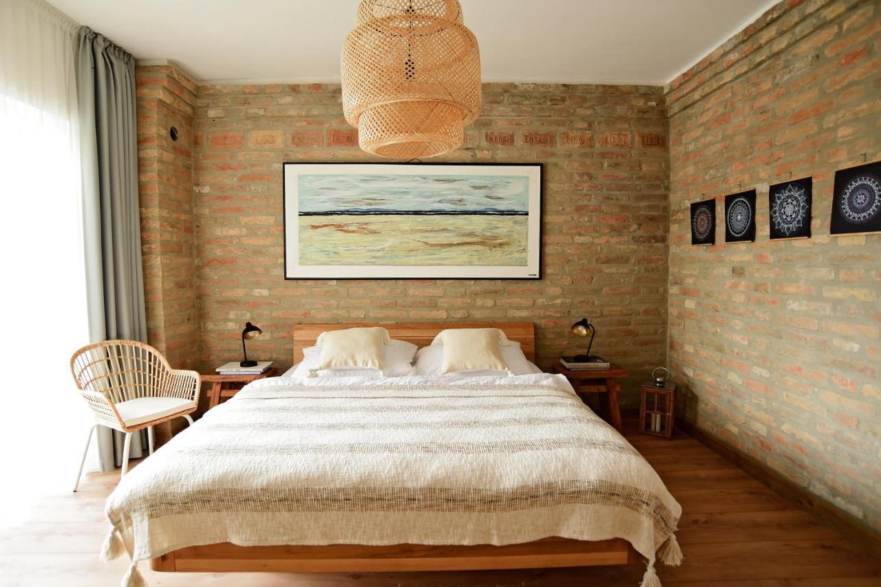 Nové Zámky Art Gallery Apartment מראה חיצוני תמונה
