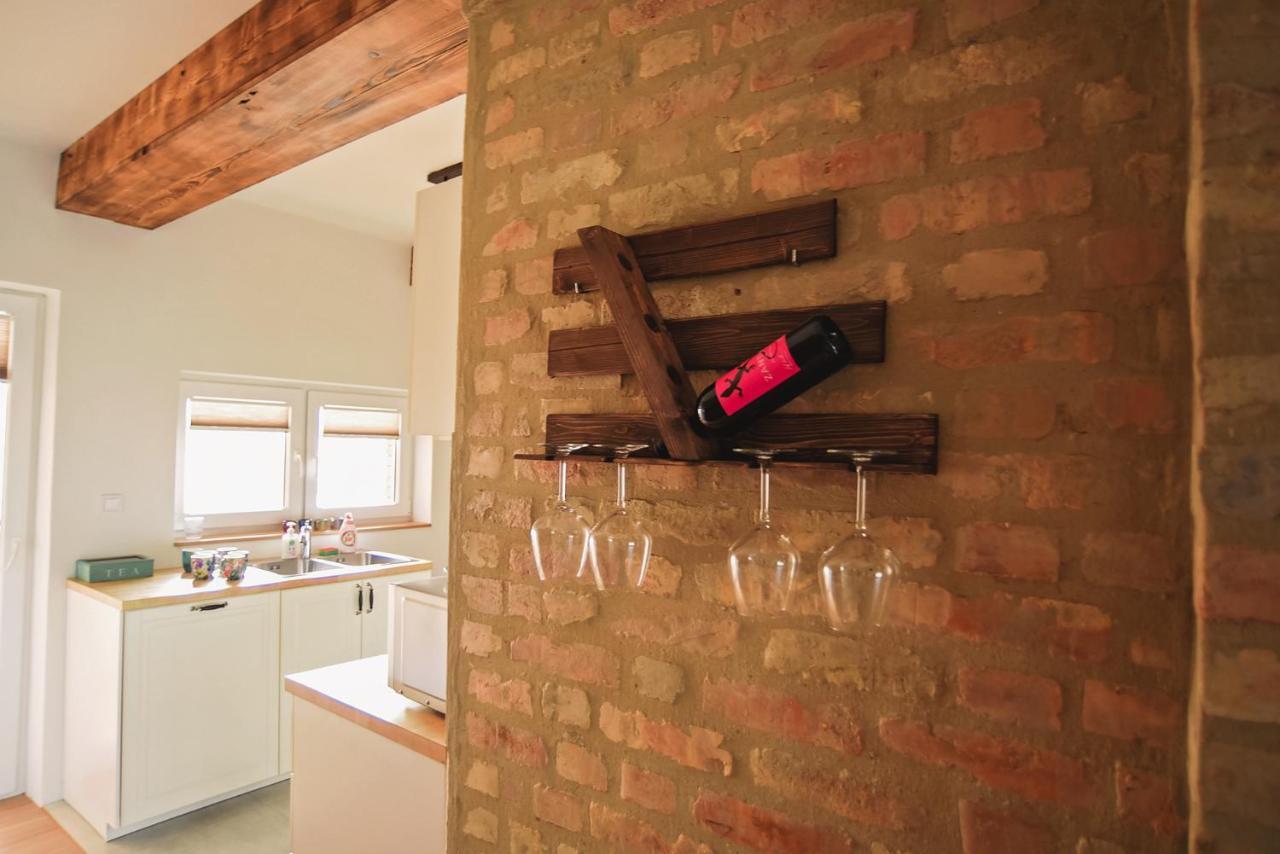 Nové Zámky Art Gallery Apartment מראה חיצוני תמונה