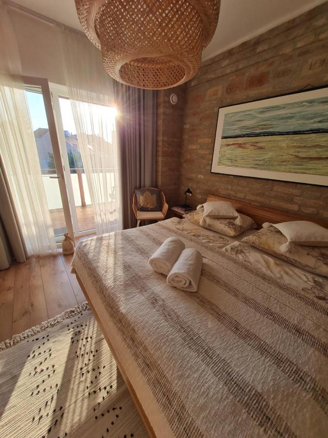 Nové Zámky Art Gallery Apartment מראה חיצוני תמונה