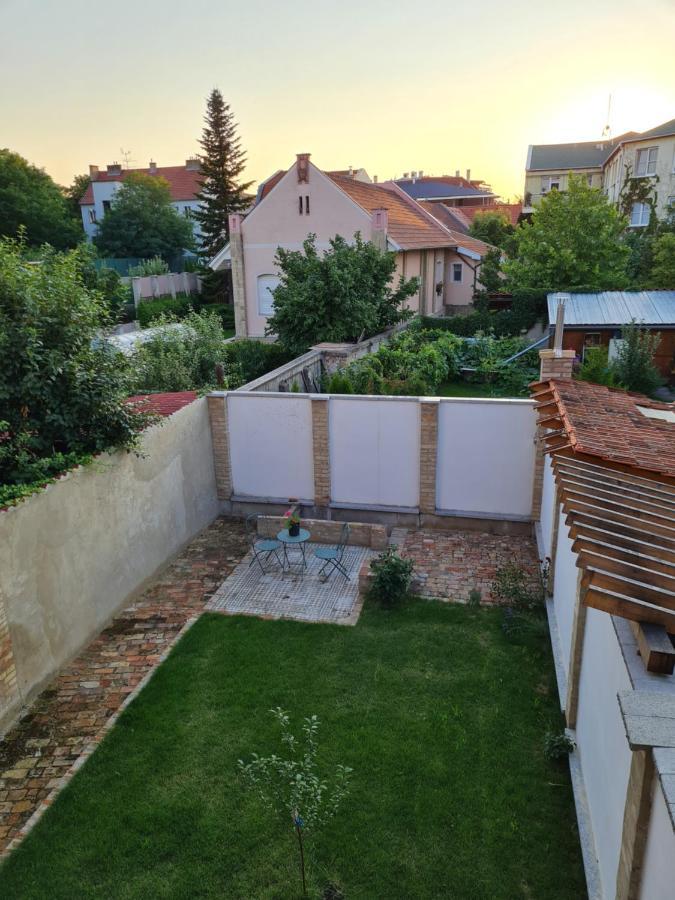 Nové Zámky Art Gallery Apartment מראה חיצוני תמונה