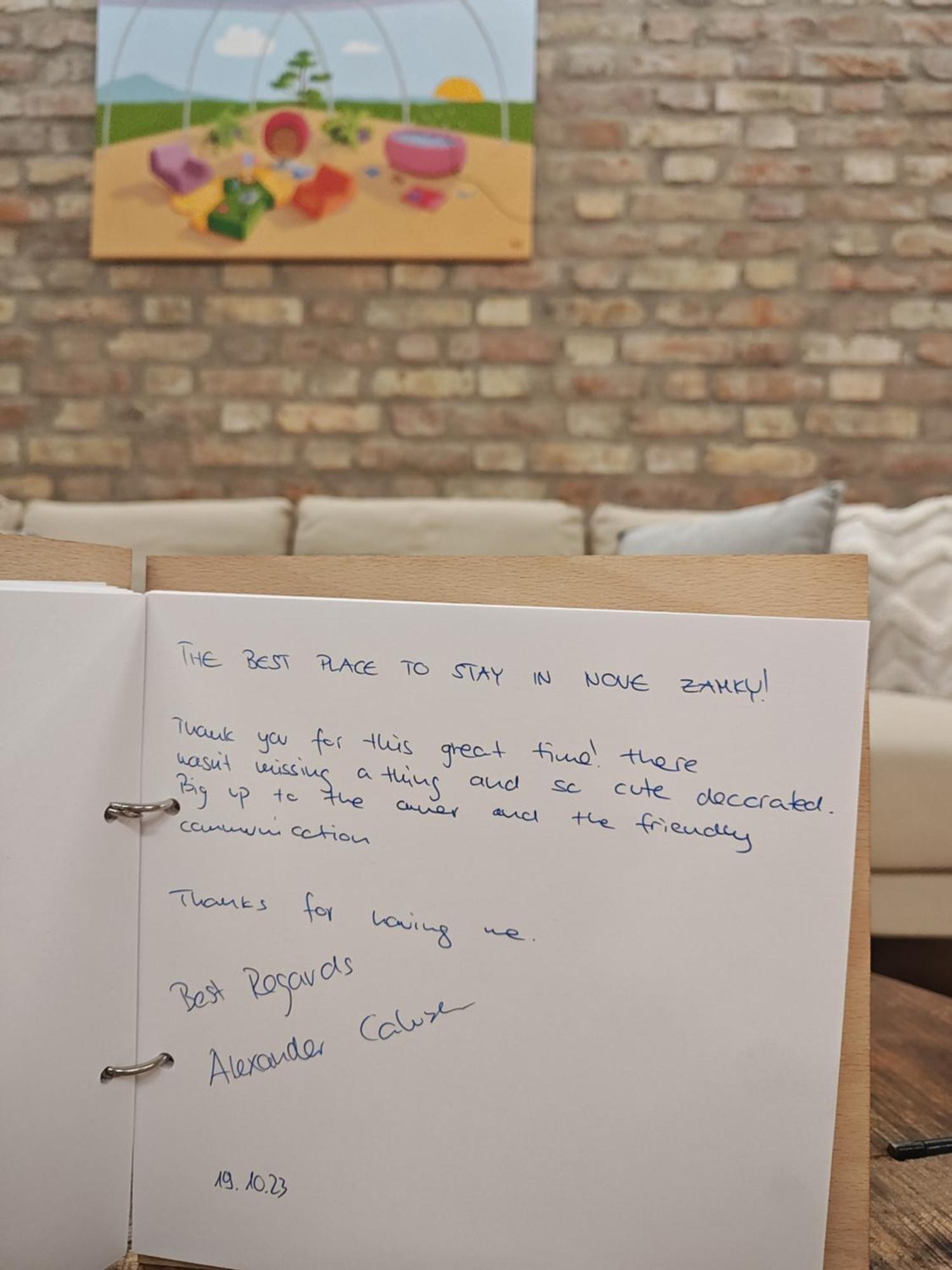 Nové Zámky Art Gallery Apartment מראה חיצוני תמונה